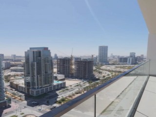 شقة للبيع جاهزة للتسليم في قرية جميرا الدائرية كاش أو تمويل بنكي بدون عمولة