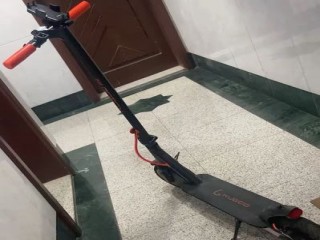 سكوتر كهربائي kugoo pro 6 نظيف و جديد و ينصح فيه كل الاعمار