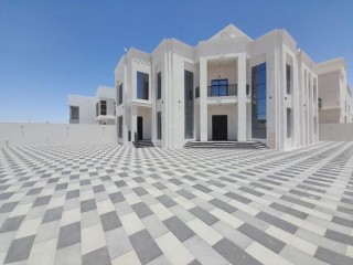 ip للايجار مدينة الرياض الفيلا على زاوية حجر من الخارج وتكييف مركزي وتشطيب vip