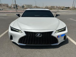 للبيع لكزس is300 خليجي اول مالك 