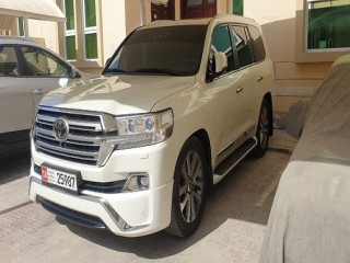 2018 لاندكروزر ستيشن فل ابشن