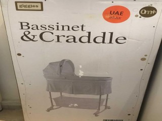 سرير اطفال من baby shop ماركة giggles