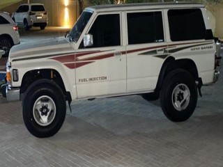 نيسان موديل 1993
