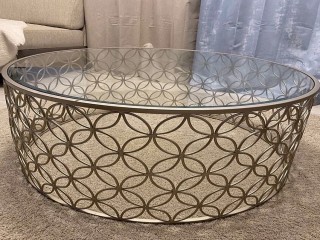 طاولة مدوره