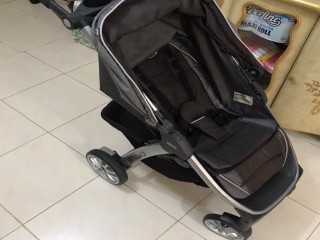 عربة للأطفال شبه جديدة ماركة Chicco - Bravo 