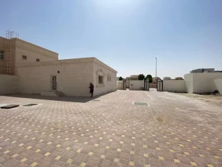 للإيجار فيلا VIP في مدينة خليفة