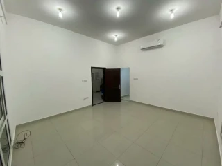 استوديو طابق أرضي للإيجار داخل مدينة خليفة أ