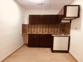 شقة طابق أرضي للإيجار في مدينة محمد بن زايد 
