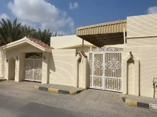 للبيع فيلا دور أرضي منطقة العزرة / الشارقة  