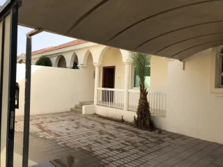 للإيجار فيلا في أم القيوين