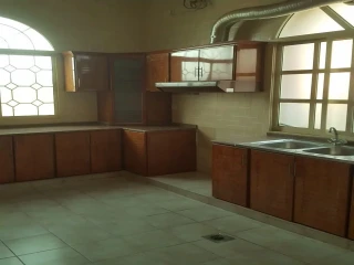 للبيع فيلا في الروضة 3 /عجمان