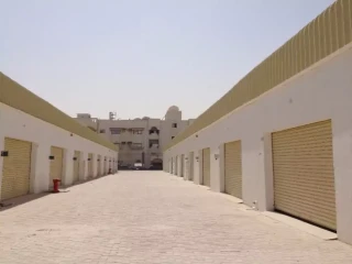 مخازن جديدة للايجار في المنطقة الصناعية العاشرة 