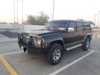 للبيع نيسان سفاري موديل 1992