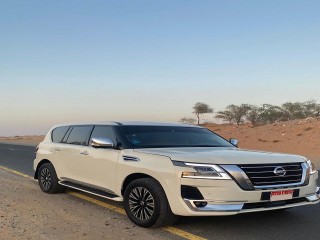 للبيع نيسان بلاتنيوم المكينة الكبيرة موديل ٢٠١١ 