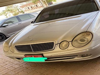 للبيع مرسيدس موديل 2005