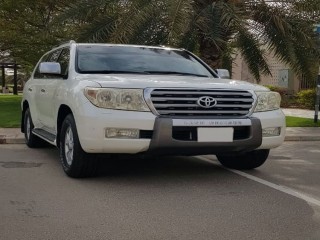 للبيع استيشن VXR V8 موديل 2008