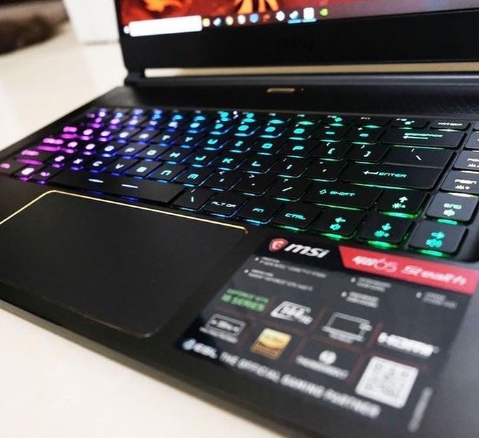 MSI GS65 9SD STEALTH(SLIM)