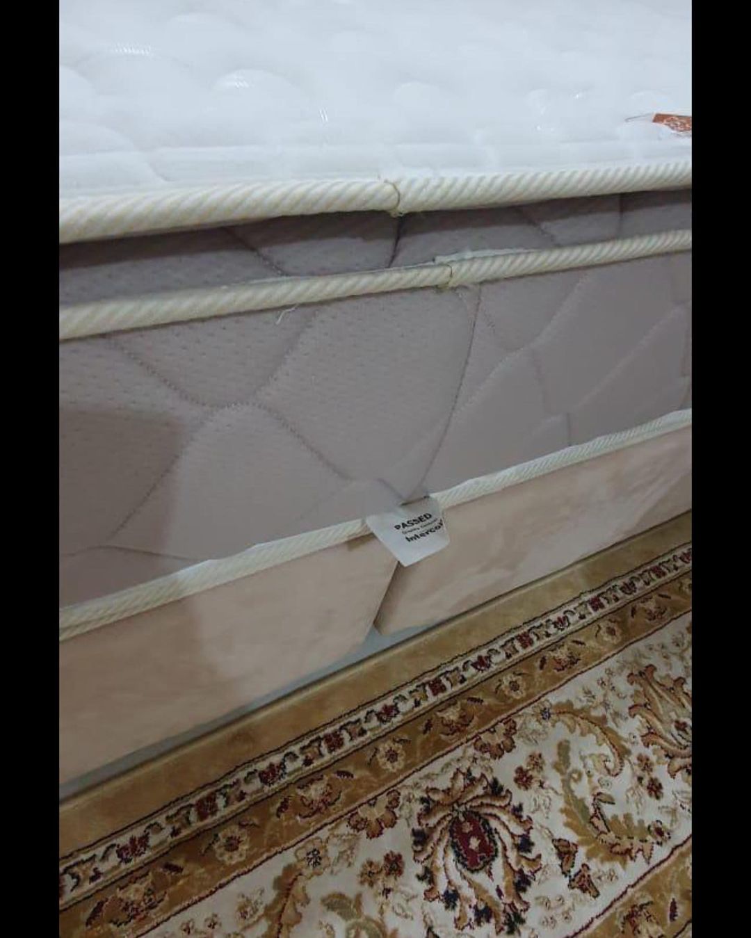 سرير مع المرتبه