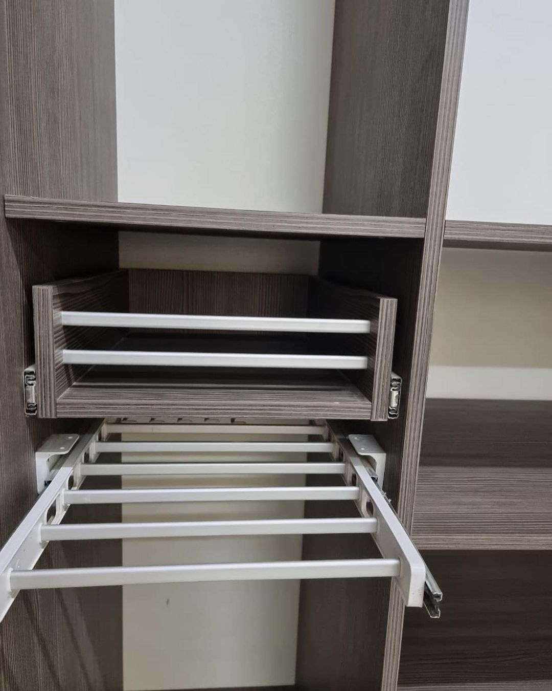 كبت سحاب .. slide woredrobe من panemirates ( حول الامارات للمفروشات ) 