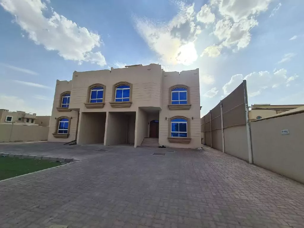 فيلا  للايجار في مدينة محمد بن زايد 4