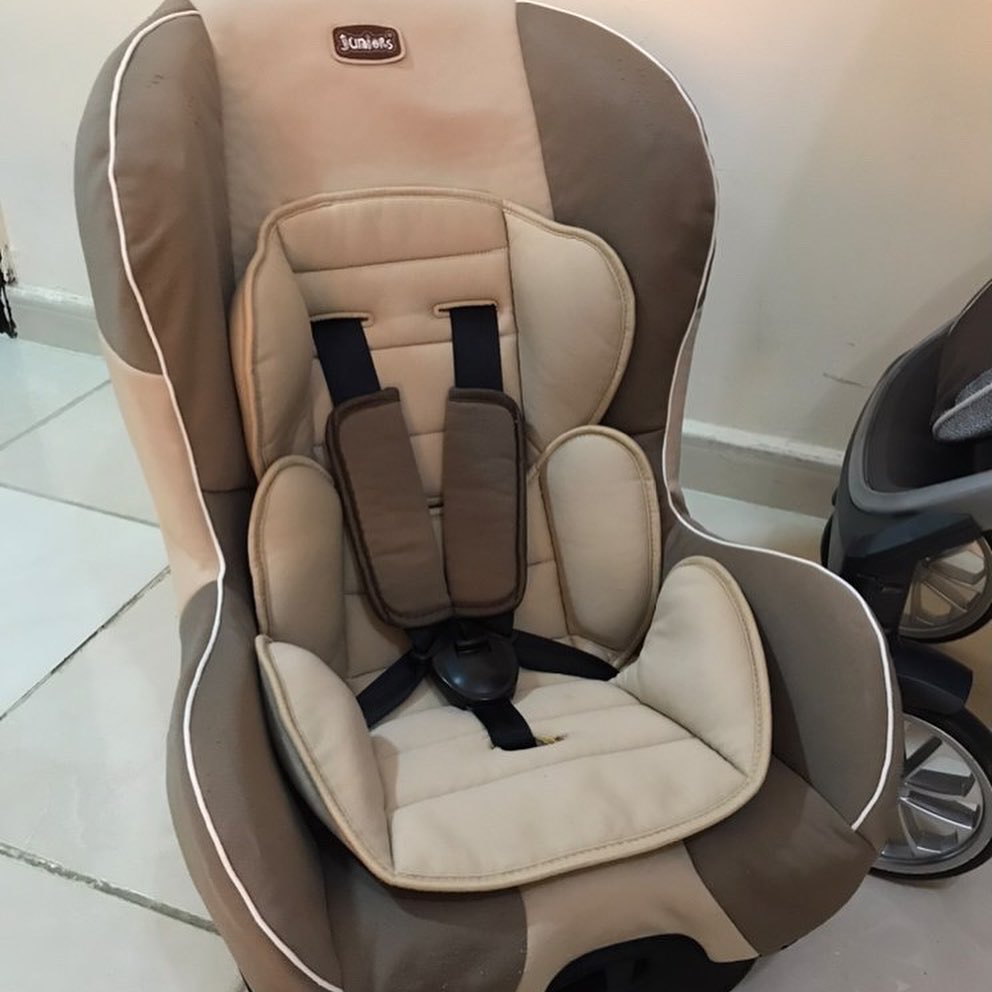 عربة أطفال شبه جديدة ماركة Chicco - Bravo  