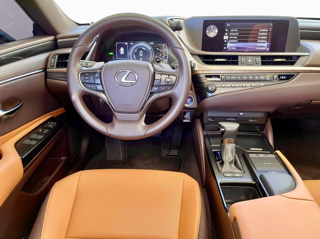 2020 Lexus ES300 Full options Like brand new