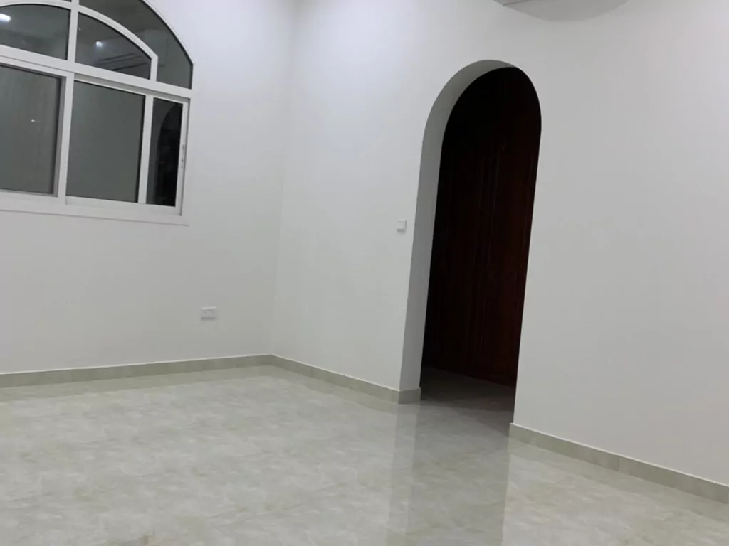 شقة كبيرة للايجار  في الفلاح