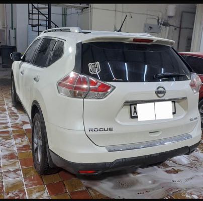 For sale Nissan Rogue full option America 2016 model  
