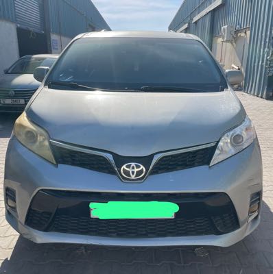 TOYOTA SIANNA 