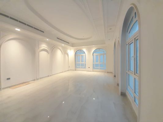 للايجار فيلا مدينة الرياض موقع مميز قريب الخدمات وقريب مخرج بني ياس تشطيب vip حجر خارجي الفيلا سمارت 
