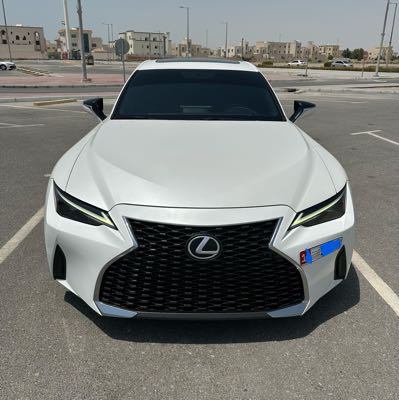 للبيع لكزس is300 خليجي اول مالك 